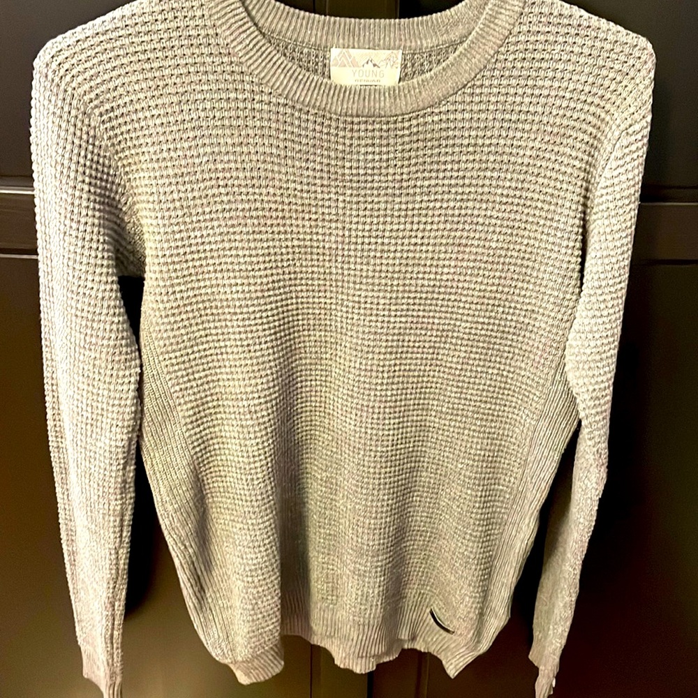 NWOT men’s sweater grey. Young Renault brand.